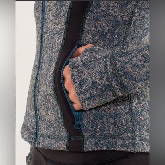 Lululemon Define Jacket *Brushed
Rose Herringbone Alberta Lake (teal) & black - Picture 3 of 8